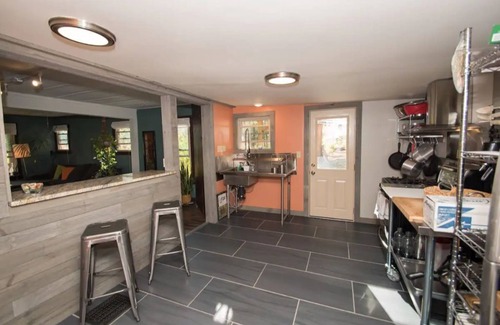 Mount Airy House | Private bungalow set in the forest