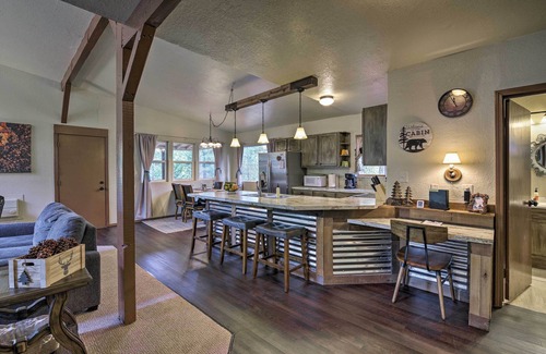 Garden Valley Cabin | Private Cabin, 5-Min Drive to Hot Springs & Golf!