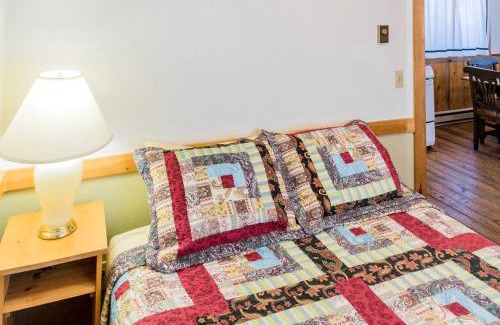 Clark House | Private Cabin for Skiing Getaway with Deck in Steamboat Springs, Colorado