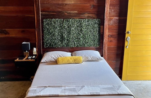 Bacalar Cabin | Private cabin in a central area 1 block from the lagoon!