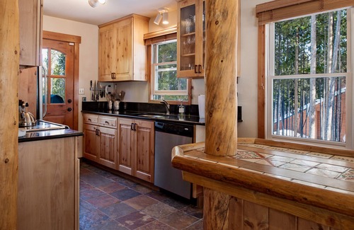 Peak 8 Cabin | Private cabin in a super location above the base of Peak 8