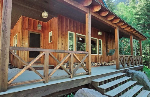 Marysvale Cabin | Private Cabin on Beautiful River! Enjoy the popular Paiute ATV Trail.