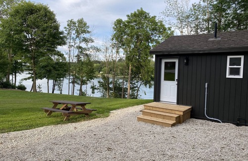 Mapleton House | Private Cabin on Conestogo Lake