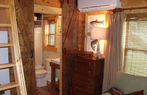 Elizabethton Cabin | Private cabin on Watauga River