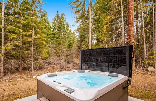 Roslyn Cabin | Private cabin with private hot tub, big patio, firepit, fireplace, & bunk suite