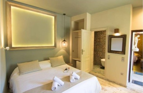 Galaxidi House | Private Captain's Villa with jacuzzi and steamroom for 12