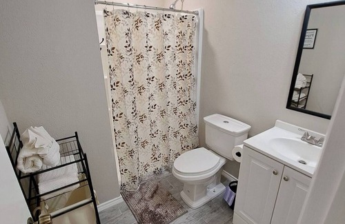 Lewisville Apartment | Private & Central Studio Apt @NorthDFW by I-35 Fwy. Free W&D Stays 30+ days only