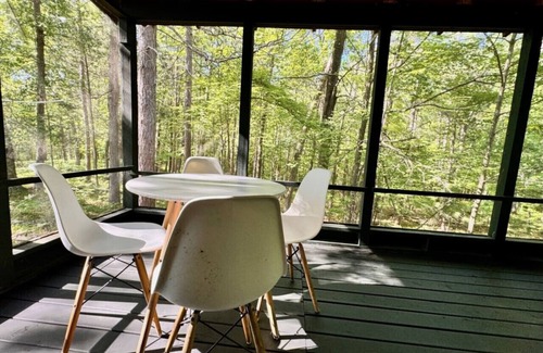 Danbury House | Private Chalet, 3 Queen beds on Trails in Voyager