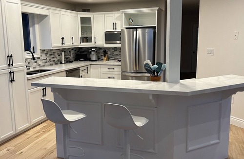 Asphodel-Norwood Ski Chalet | Private Chalet Retreat. Close to amenities. Very Roomy & Pet-Friendly!