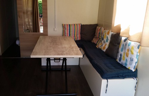La Reunion Ski Chalet | Private chalet with free parking
