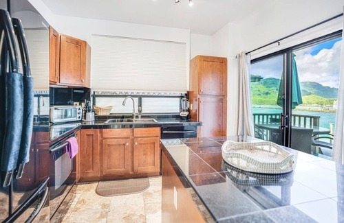 Nawiliwili Condo | Private Cliffside Ohana Retreat at Kalapaki Beach!