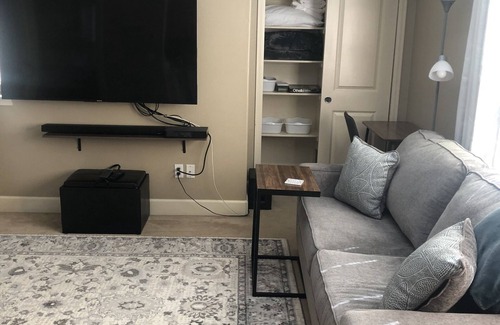 Oregon City Apartment | Private, comfy and cozy apartment in family neighborhood