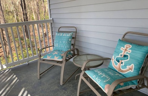 Greenville Condo | Private Condo, Central, Travel Nurses Welcome