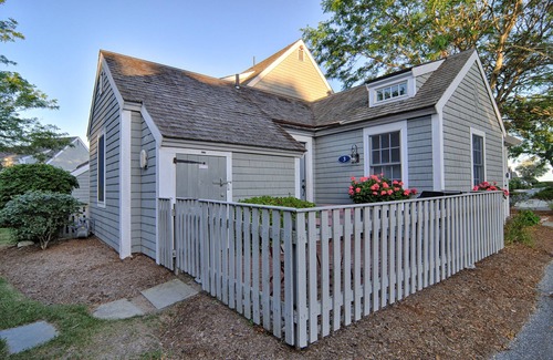 Mashpee Cottage | Private condo in Maushop. Steps to beach, ocean, Popponesset Inn and Marketplace