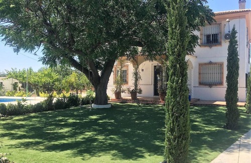 Puente Genil Villa | Private contemporary villa with large pool in own land - JULY AVAILABILITY