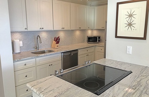 Kahana Condo | Private Corner Unit-8th Floor- Oceanfront Panoramic Views in Lahaina!
