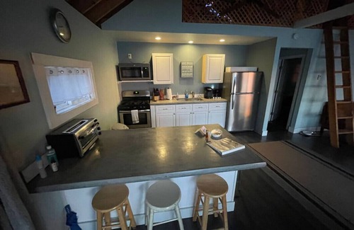 Sheldon Cottage | Private Cottage on Lake Champlain