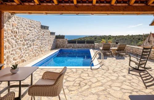 Vinisce Villa | Private Cottage in olive grove with heated Pool