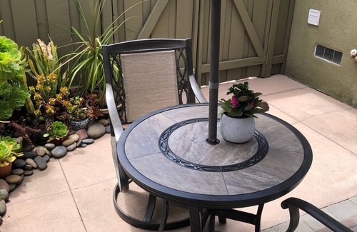 Kensington Cottage | Private Cottage near Village, Zoo and Beaches