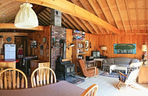 Franklin Cottage | Private cottage on the lake