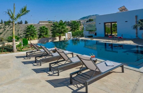 Buseto Palizzolo Villa | Private countryside villa with swimming pool
