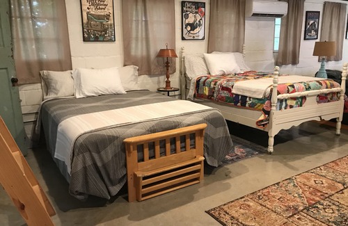 Auburn House | Private Country Farmhouse Just Minutes From Auburn University