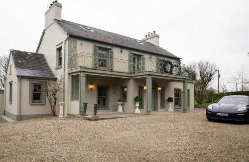 Newcastle West House | Private Country Residence Made 4 Luxury Gathering