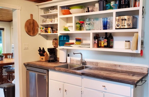 Turkey Point Cottage | Private, cozy and steps from the beach!