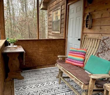 Unaka House | Private cozy cabin in the woods with great view