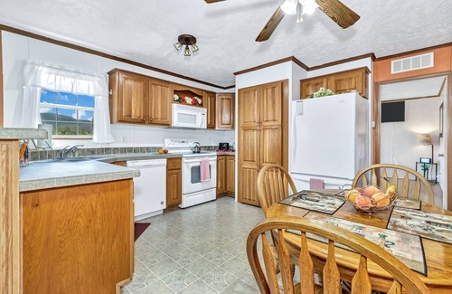 Fletcher House | Private, cozy home - Handicapped Accessible no by- with great views