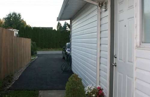 Maple Ridge Apartment | Private & Cute Studio Apartment