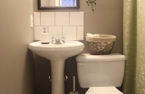 Maple Ridge Apartment | Private & Cute Studio Apartment