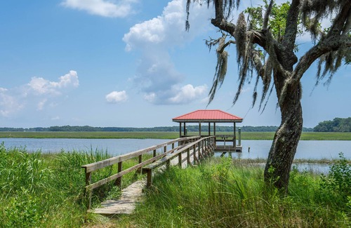 Beaufort House | Private Deep Water Dock, Near Beaufort, PI and Beach.