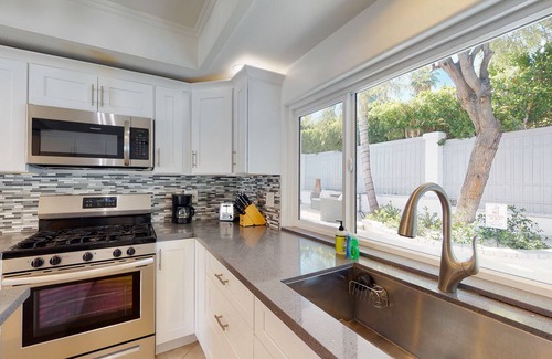 The Mesa House | Private Desert Gem W/Private Pool/Spa, Gourmet Kitchen & More - Dogs OK