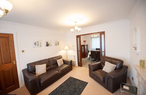 Preston House | Private detached 3 bedroom bungalow in Preston