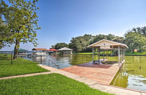 Leisure Land House | Private Dock and Slip Cedar Creek Reservoir Home