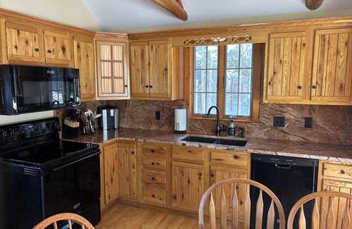 Paupack Cabin | PRIVATE DOCK! Cozy Lakefront Cabin RIGHT on Lake Wallenpaupack