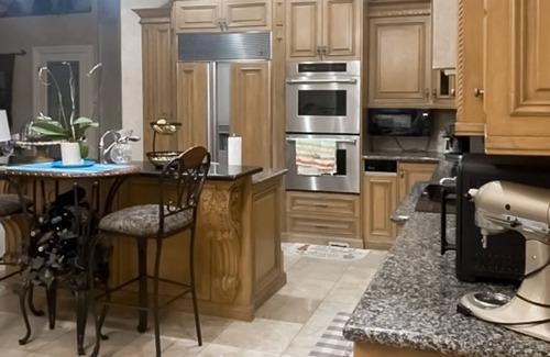 Shingle Springs Apartment | Private, dog-friendly, spacious studio with large pool and outdoor kitchen