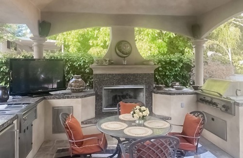 Shingle Springs Apartment | Private, dog-friendly, spacious studio with large pool and outdoor kitchen