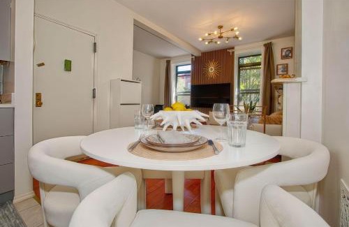 Bedford-Stuyvesant Apartment | Private Double Queen Suite in Brooklyn Brownstone