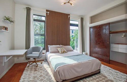 Bedford-Stuyvesant Apartment | Private Double Queen Suite in Brooklyn Brownstone