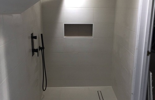 King's Lynn House | Private Double Room With New En-suite Shower Room