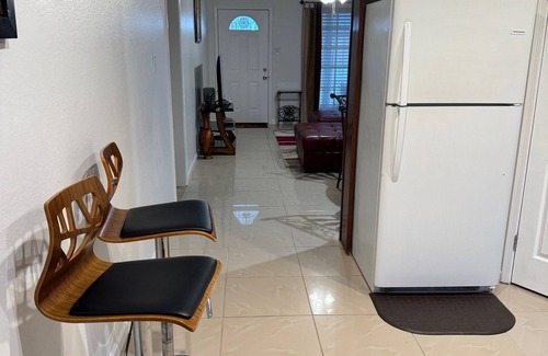 Southeast Houston House | Private Duplex #4 -Centrally Located - New Listing