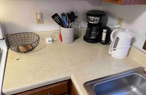 Johnstown House | Private duplex in Roxbury near Hospital/Arena - Pet Friendly
