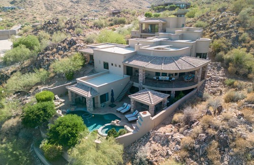 North Heights House | Private estate, insane views, minutes to Scottsdale! Groups & family paradise!