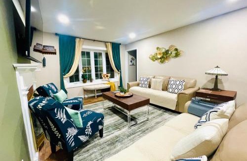 Princeton Resort | Private Estate, Walk to Princeton Downtown, 3-Bedrooms 2-Bath with Free Parking