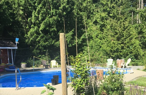 Regional District of Nanaimo House | Private Family And Pet Friendly Home By Recreational Mountain Trails