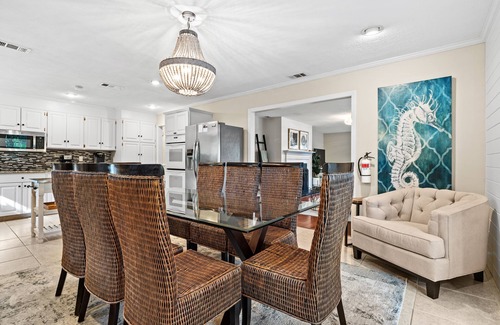 Lawton Woods House | Private Fenced in Pool ~ Pet Friendly ~ 1 Cotton Lane