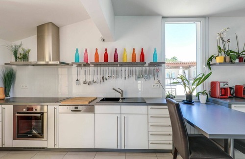 Roquebrune-sur-Argens House | Private Villa with WIFI, A/C, hot tub, private pool, TV, terrace, pets allowed, panoramic view
