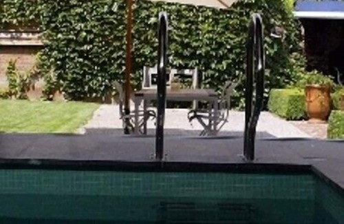Historical Center Bruges House | private garden and indoor pool in heart of Bruges